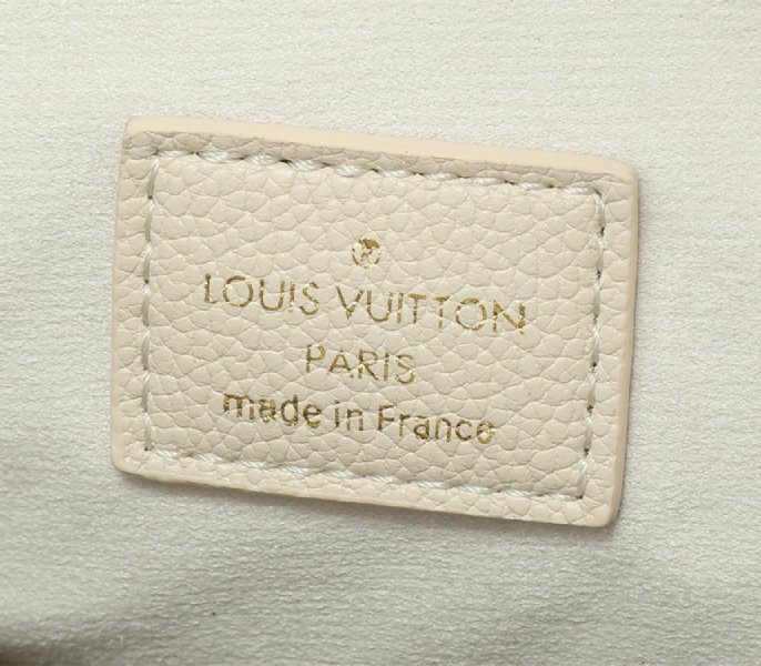 Louis Vuitton Low Key PM Hobo In Quartz White