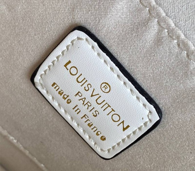 Louis Vuitton Dauphine Lugano MM Off Bag In Off-White