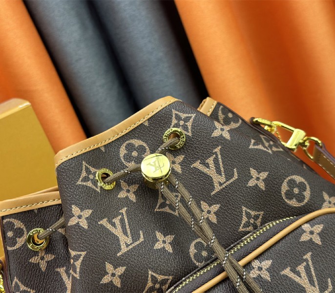 Monogram Canvas Noe Cargo