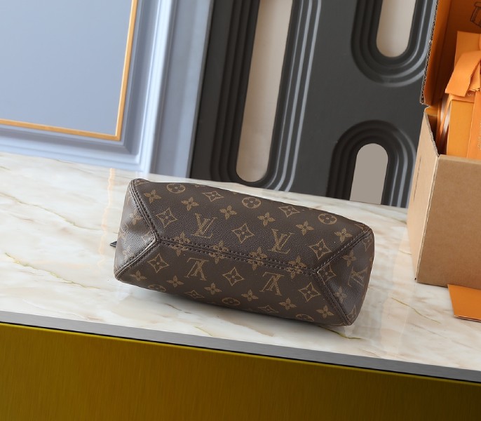 Monogram Canvas The Drop PM