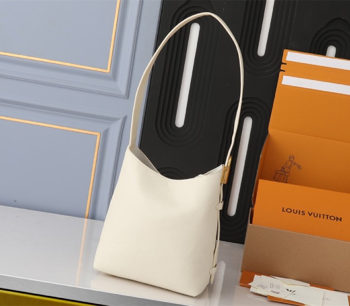 Louis Vuitton Low Key PM Hobo In Quartz White