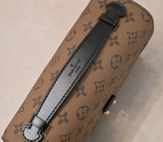 Monogram Reverse Canvas Metis M44876