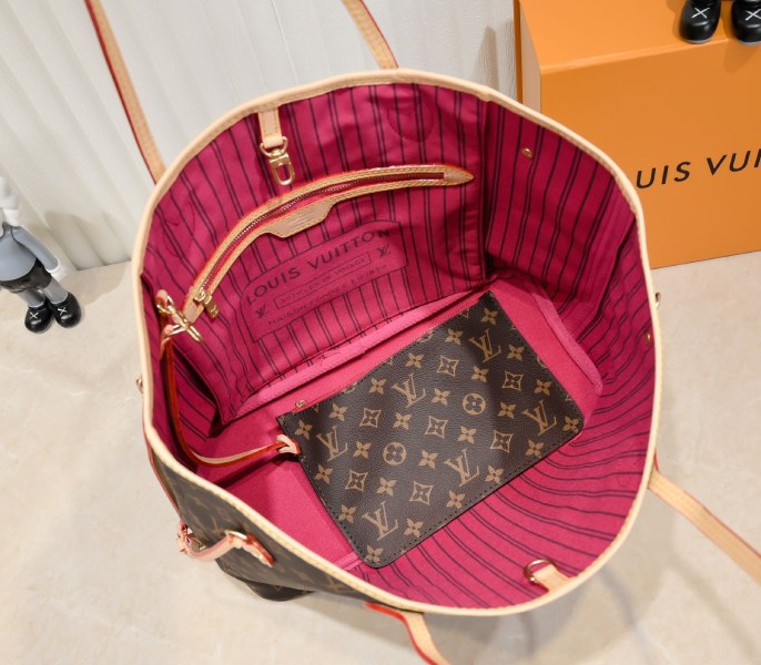 Louis Vuitton Monogram Canvas Neverfull MM Tote In Peony Pink