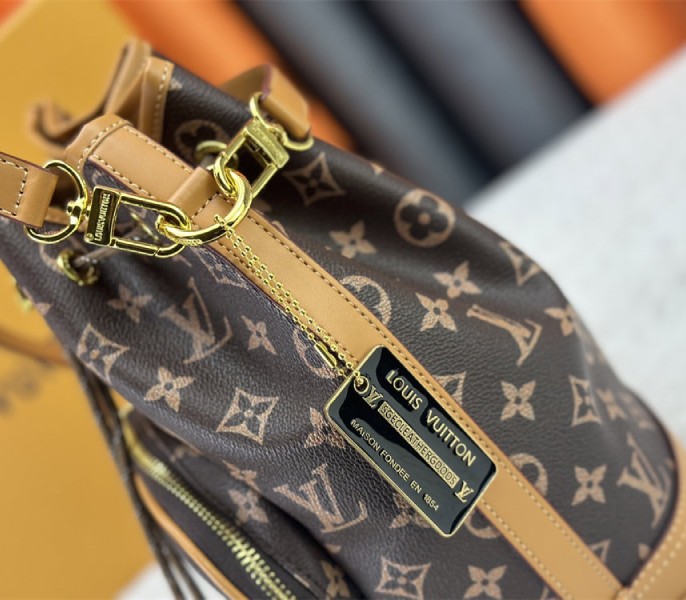 Monogram Canvas Noe Cargo