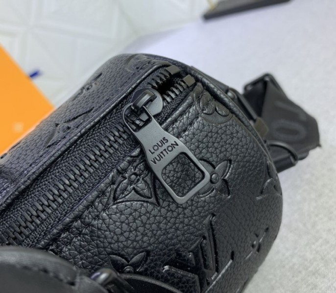 Louis Vuitton Taurillon Monogram Leather Keepall Bandouliere 25 In Black