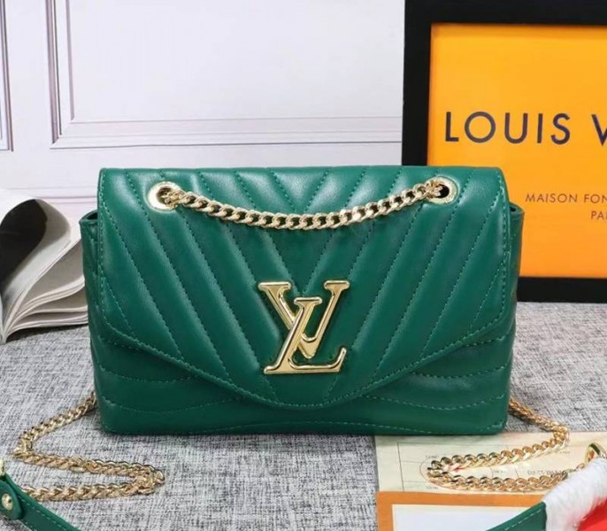 Louis Vuitton New Wave Chain Bag In Emerald Green
