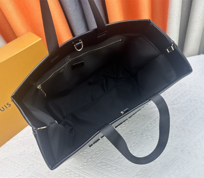 Louis Vuitton Other Leathers Shopper MM Tote In Black