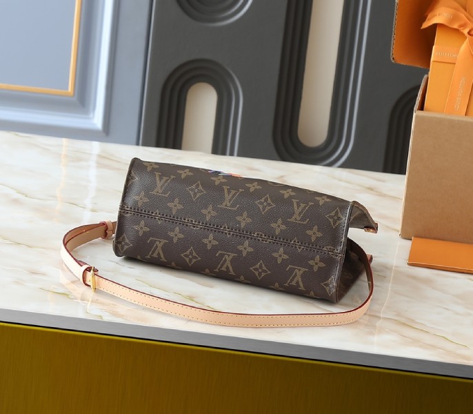 X TM Monogram Canvas OnTheGo PM With Bijou Edition