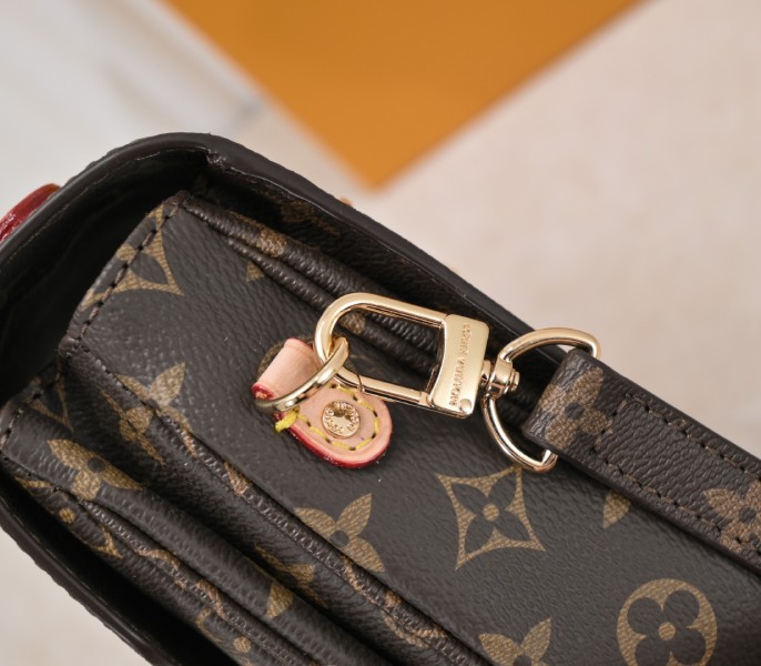 Monogram Canvas Metis M44875