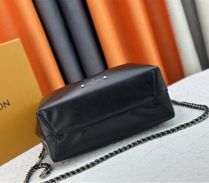 Louis Vuitton Atlantis Vibe MM In Black