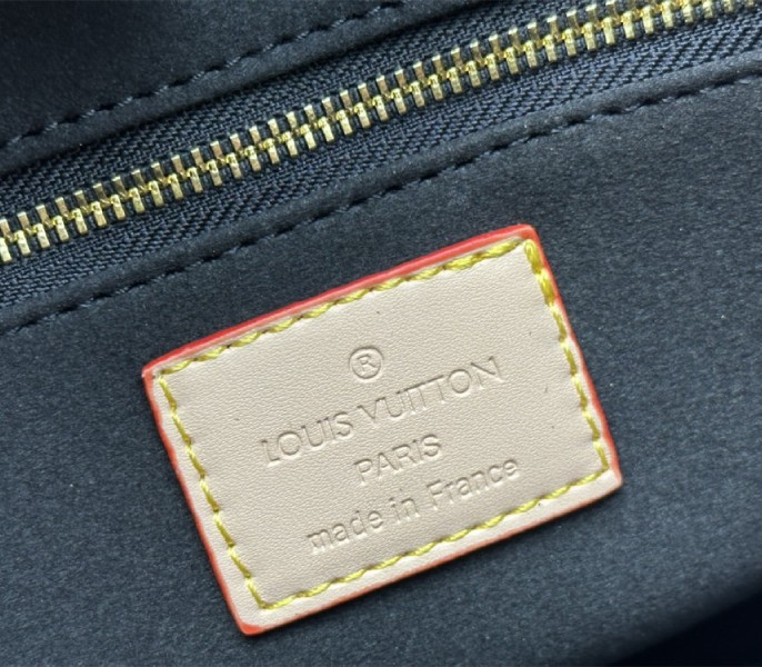 Louis Vuitton Monogram Craggy Onthego PM Tote In Chocolate