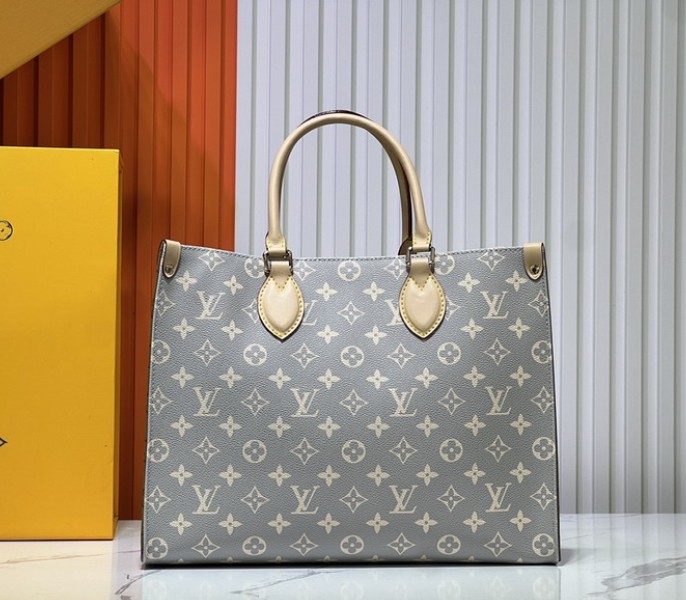 Fall Winter 2024 Onthego MM In Trainon Gray