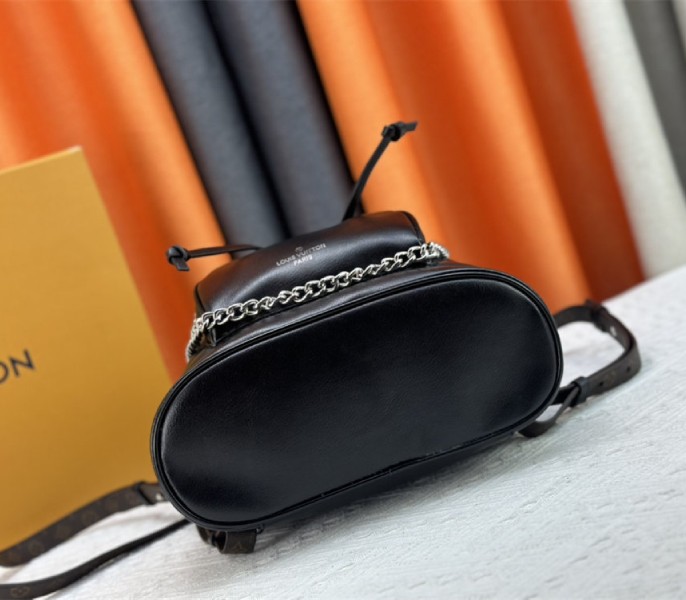 Louis Vuitton Montsouris Vibe PM In Black