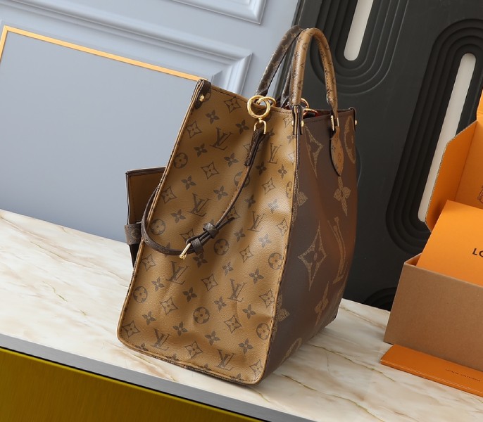 Monogram Reverse Canvas OnTheGo Voyage