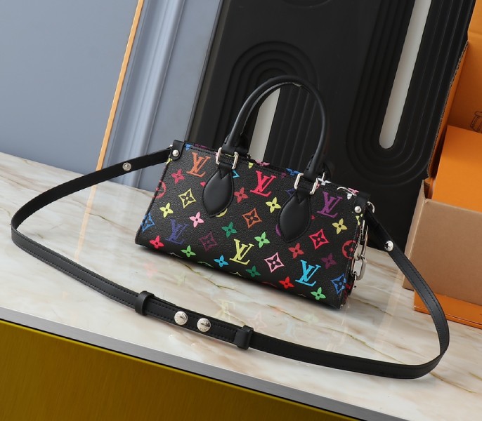 X TM Multicolored Onthego East West Chain In Black