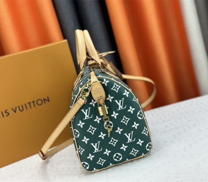 Louis Vuitton Speedy P9 Bandouliere 30 Bag In Green