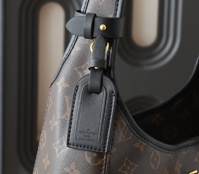 Monogram Canvas The Drop GM