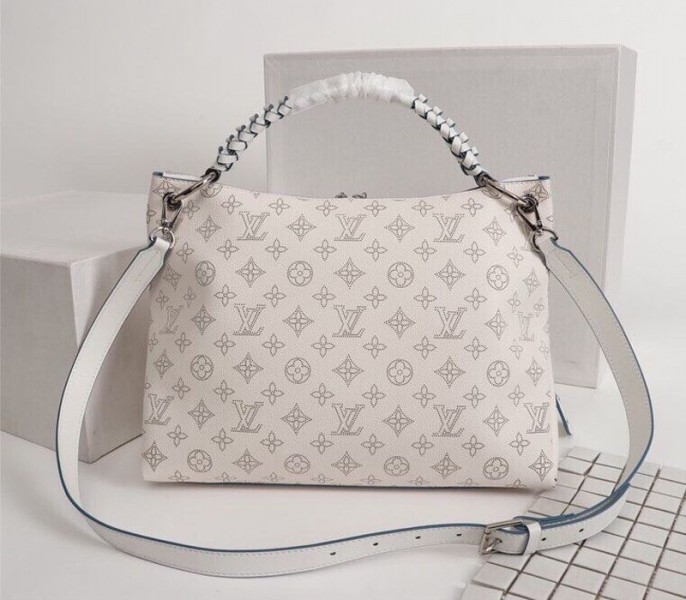 Mahina Beaubourg MM Hobo In Off White