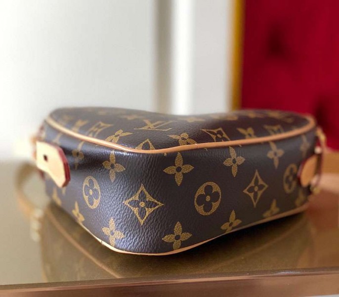 Louis Vuitton Monogram Canvas Game On Coeur Bag