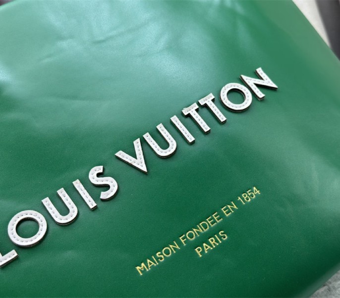 Louis Vuitton Other Leathers Shopper Cabas MM Tote In Green