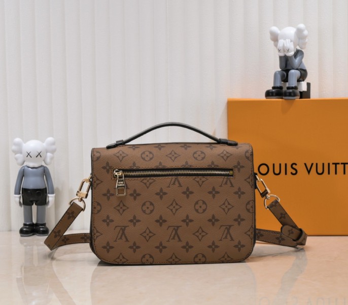 Monogram Reverse Canvas Metis M44876