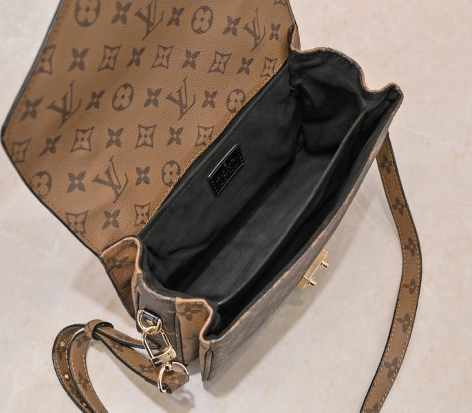 Monogram Reverse Canvas Metis M44876