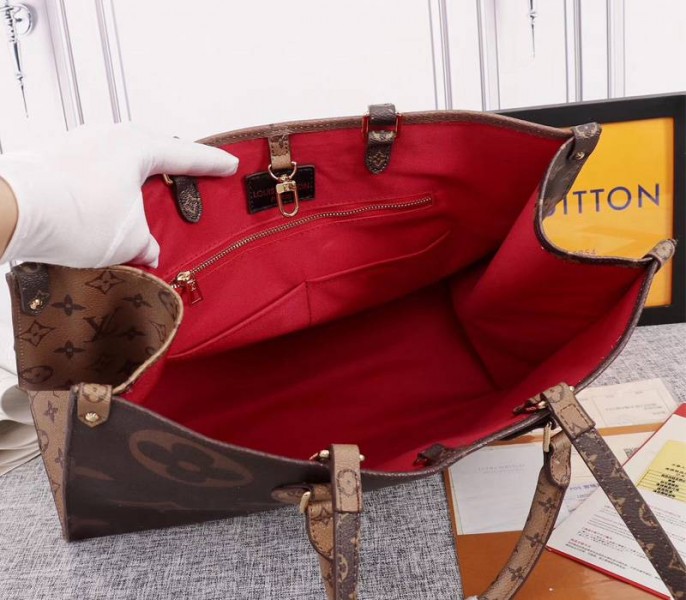 Louis Vuitton Giant Canvas Onthego GM Tote