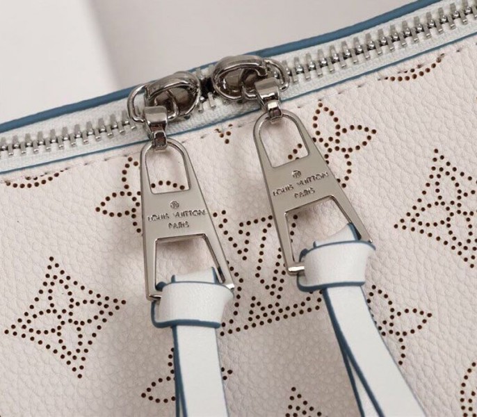 Mahina Beaubourg MM Hobo In Off White