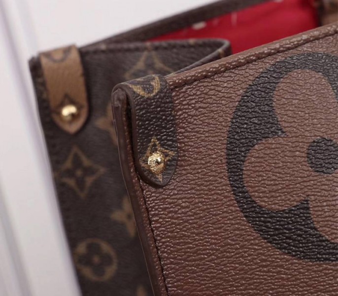 Louis Vuitton Giant Canvas Onthego GM Tote