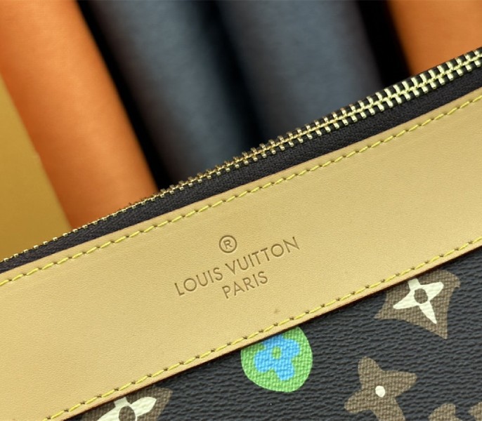 Louis Vuitton Monogram Craggy Voyage Souple Pochette In Chocolate