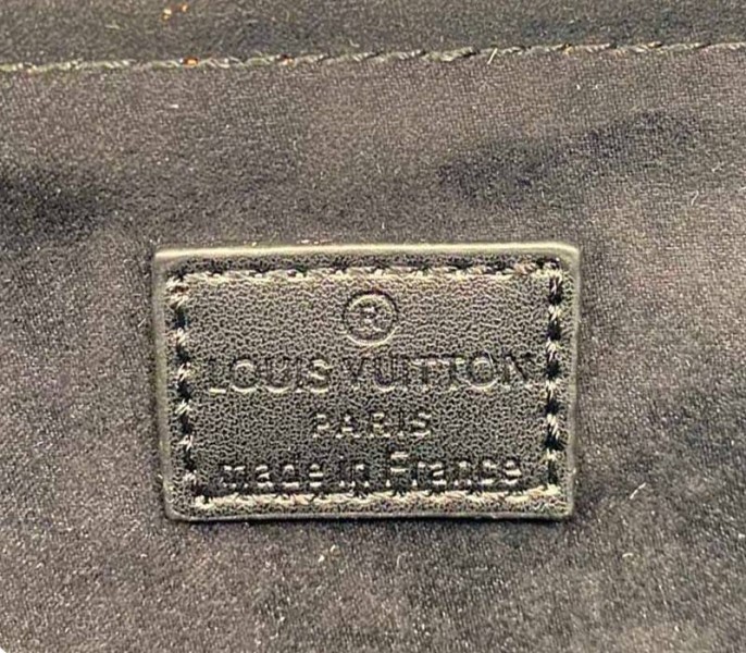 Louis Vuitton Spring 2022 Monogram Empreinte Pochette Metis Handbag In Black