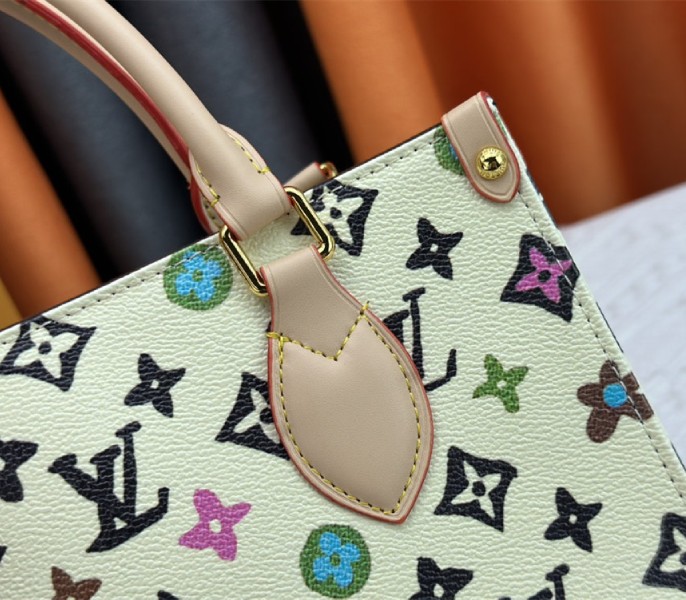Louis Vuitton Monogram Craggy Onthego PM Tote In Vanilla