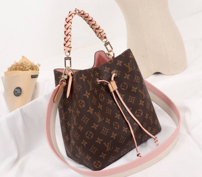 Louis Vuitton Monogram Canvas NeoNoe MM Bag