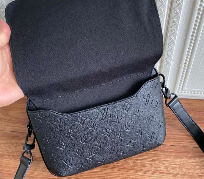 Louis Vuitton Taurillon Leather Steamer Messenger Bag