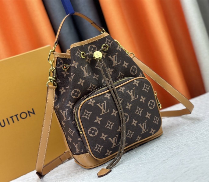 Monogram Canvas Noe Cargo