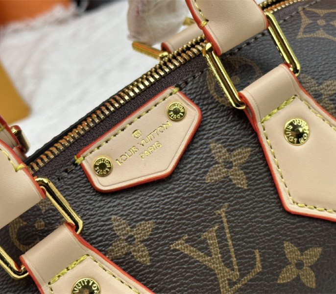 Louis Vuitton Monogram Canvas Cruise 2025 Speedy 20 Trunk Bag In Natural