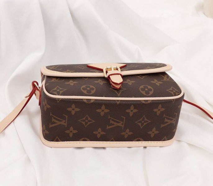 Louis Vuitton Monogram Canvas Sologne BB Bag