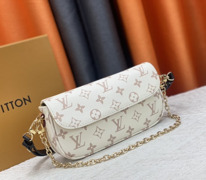 Louis Vuitton Monogram Dune Canvas Ivy Wallet With Chain And Strap