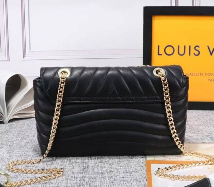 Louis Vuitton New Wave Chain Bag In Black