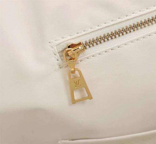 Louis Vuitton Monogram Empreinte Giant Onthego GM Tote In Cream