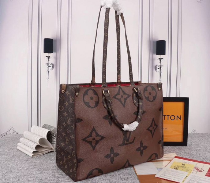 Louis Vuitton Giant Canvas Onthego GM Tote