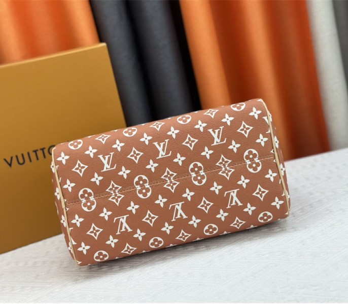 Louis Vuitton Speedy P9 Bandouliere 30 Bag In Camel