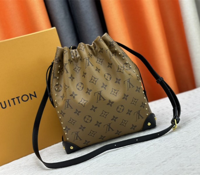 Monogram Reverse Canvas Noe Trunk PM