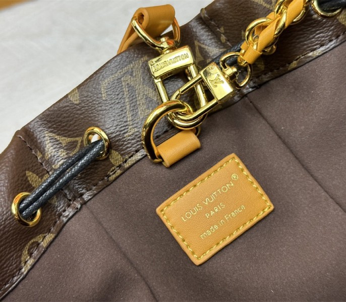 Monogram Canvas Noe Trunk PM