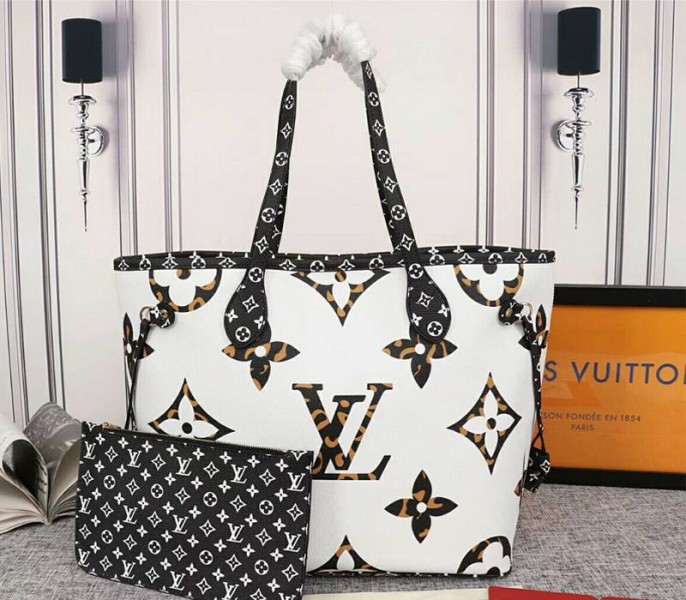 Louis Vuitton Giant Neverfull MM Tote In Cream And Caramel