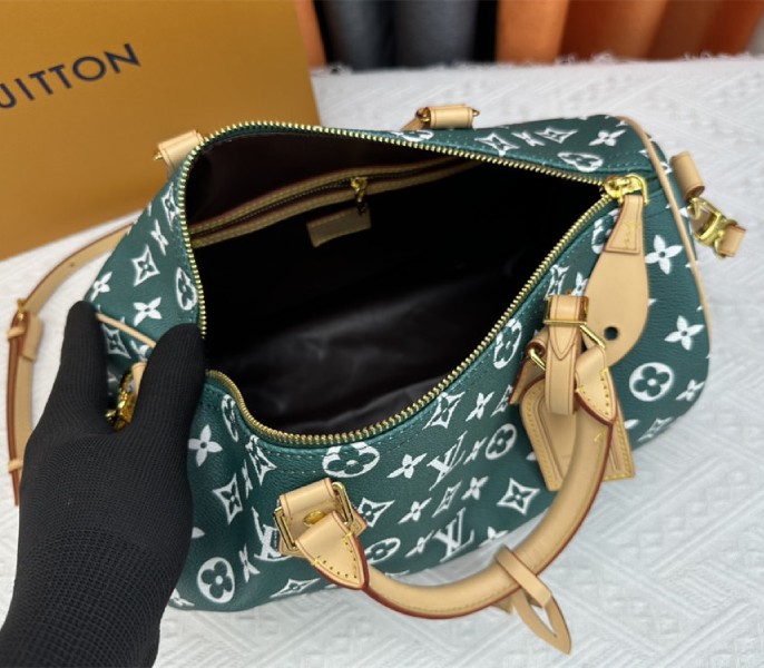 Louis Vuitton Speedy P9 Bandouliere 30 Bag In Green