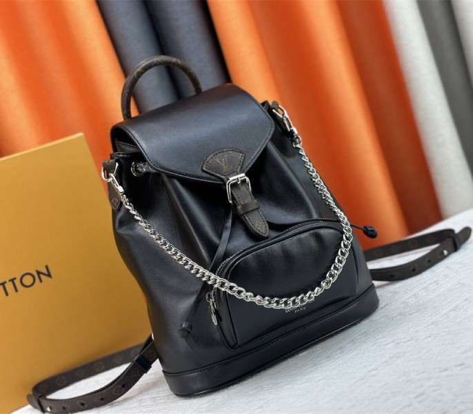 Louis Vuitton Montsouris Vibe PM In Black