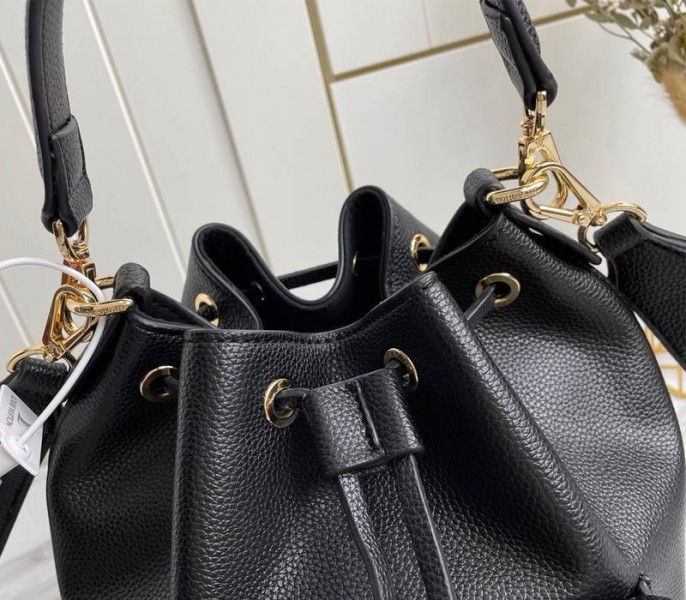 Louis Vuitton Lockme Bucket Bag In Black