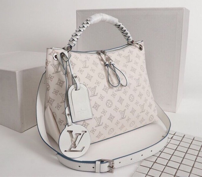 Mahina Beaubourg MM Hobo In Off White