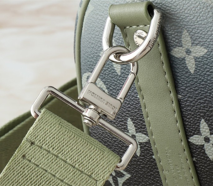 Louis Vuitton Monogram Gradient Canvas Keepall Bandouliere 25 City Bag In Khaki Green